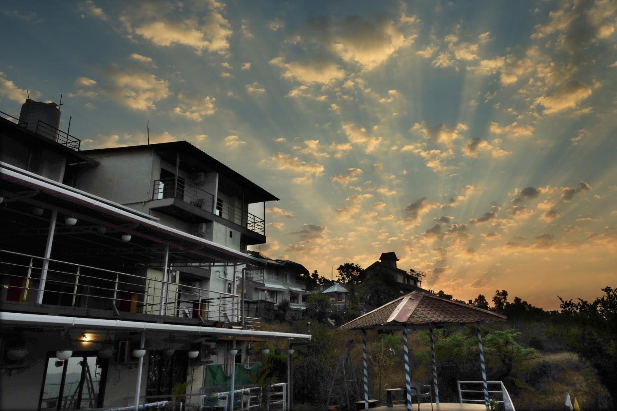 Trattino Resorts Panchgani Exterior photo